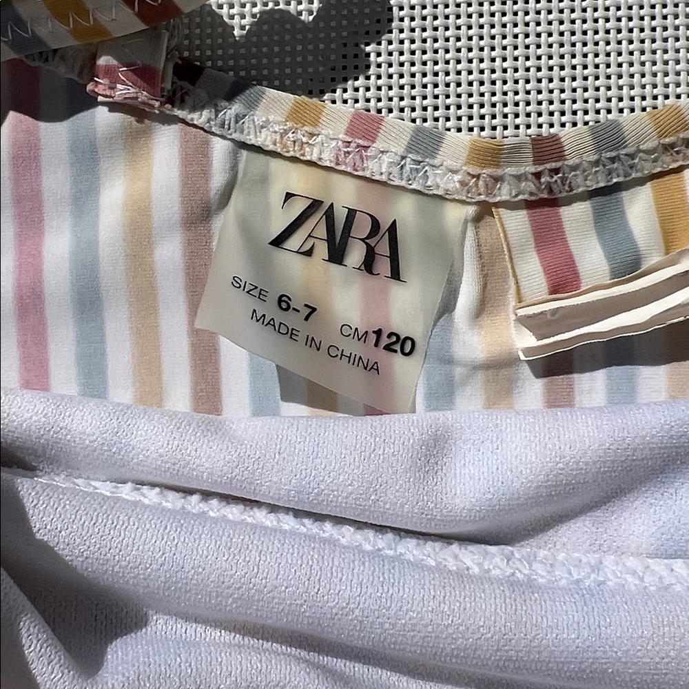 Zara girls’ one-piece striped swimsuit - Picture 5 of 7
